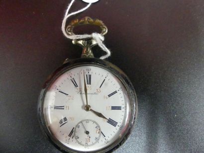 Montre chronomètre XIXe Montre chronomètre en métal ciselé, Cadran chiffres romains...