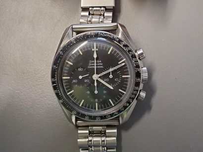 OMEGA Régulateur OMEGA. Montre Speedmaster Professional pré moon, bracelet métallique...