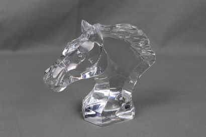 BACCARAT. Presse-papier tête de cheval en cristal