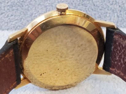 OMEGA. Montre bracelet OMEGA. Montre bracelet d'homme en or. Fonctionnement apparent....