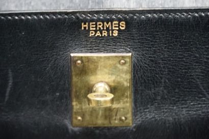 HERMES PARIS modèle KELLY 35. HERMES PARIS modèle KELLY 35. Sac en toile chinée beige...
