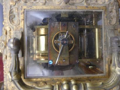 Horloge de voyage Horloge de voyage dans sa boîte. Vers 1830. Dimensions : 19 x 14...