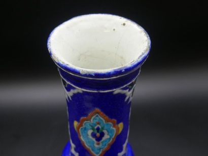 Théodore DECK. Vase Balustre Théodore DECK (1823-1891) Vase balustre dans le goût...