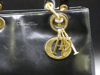 CHRISTIAN DIOR Sac Lady Dior en cuir glacé noir. Moyen modèle CHRISTIAN DIOR Sac...