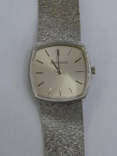 JAEGER-LECOULTRE. Montre de dame JAEGER-LECOULTRE. Montre bracelet femme en or gris....