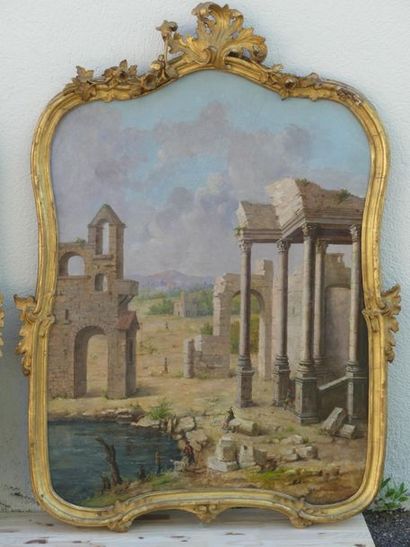 Paire de paysages à l'Antique. Ecole française du XVIIIème siècle. Paysages animés...