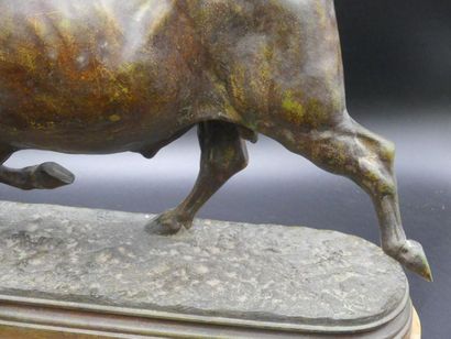 Isidore Jules Bonheur Isidore Jules BONHEUR (1827-1901) Taureau, bronze à patine...