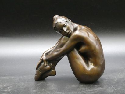 Jacques LE NANTEC Jacques LE NANTEC (1940) Ballerine, bronze à patine brune, signé...