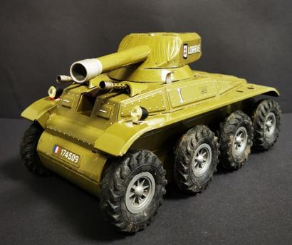 JOUSTRA. Tank mitrailleuse JOUSTRA - jouets mécanique. Tank mitrailleuse. Dans sa...