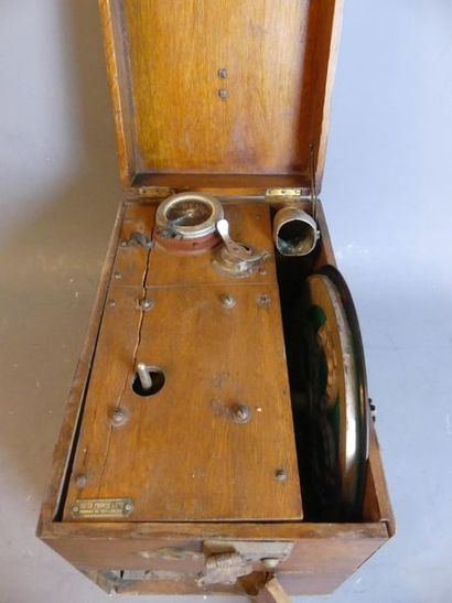 Phonographe Keith Prowse and Co Phonographe Keith Prowse and Co. Dimensions : 28...