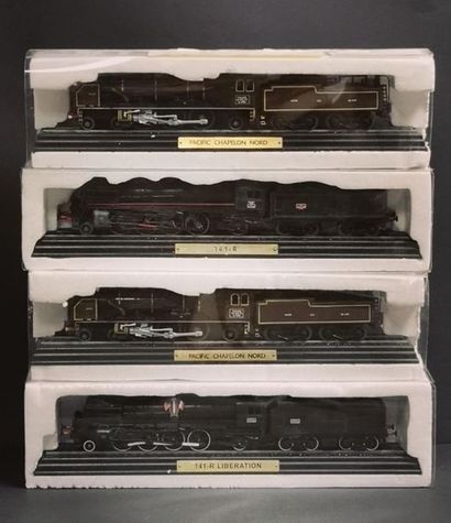 Ensemble de quatre locomotives Ensemble de quatre locomotives. Modèles réduits en...