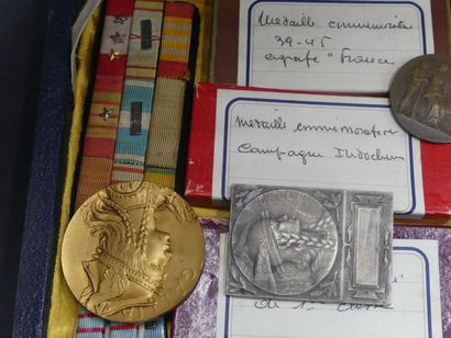 Importante collection de décorations et médailles Importante collection de décorations...
