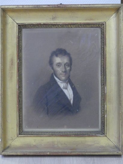Portrait d'homme à la redingote Ecole française du XIX ème siècle, Portrait d'homme...