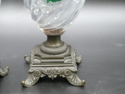 BACCARAT ou LE CREUSOT. Paire de vases. BACCARAT ou LE CREUSOT. Paire de vases en...