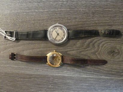 TIMEX Vintage Deux montres Deux montres vintage TIMEX : Une montre d'homme TIMEX...