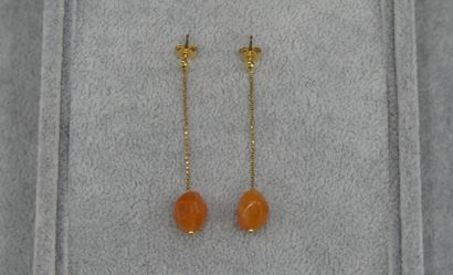 Pendants d'oreille Pendants d'oreilles. Or, pierres oranges. 4.3g