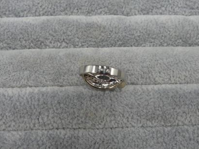 Bague Bague. Or, pavage de diamants. 5,9g