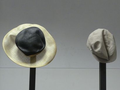 null Carton de chapeaux pour femmes et hommes dont trois Escada. Usures et quelques...