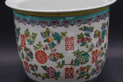 CHINE. Cache-pot CHINE. Cache-pot en porcelaine. Hauteur : 23 cm.