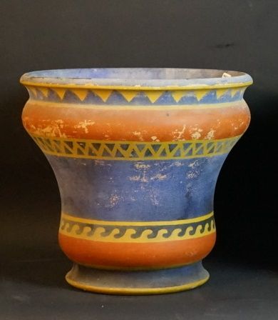 Important cache-pot en terre cuite décoré de motifs géométriques Afrique du Nord....