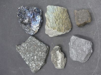 Réunions de Pyrites Réunions de Pyrites de diverses tailles et provenances dont ...