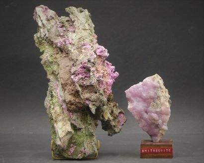 Réunion de deux minéraux Réunion de deux minéraux de tailles différentes dont Smithsonite....
