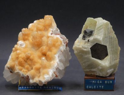 Réunion de deux minéraux Réunion de deux minéraux, uneAragonite Mexique sur socle...