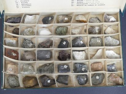 Collection de 42 roches, minéraux et minerais Collection de 42 roches, minéraux et...