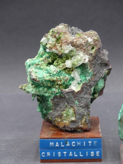 Réunion de trois Malachite Réunion de trois Malachite de diverses tailles et pro...