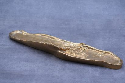 Albert MARIONNET Albert MARIONNET (1852-1910) Vide-poche en bronze doré. Signé. Dimensions...