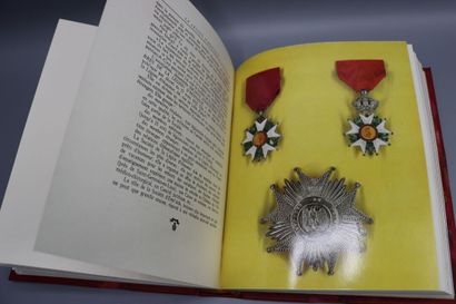  DANIEL (Jean). La Légion d'Honneur. Paris, André Bonne, 1957. 
Grand in-8 demi chagrin...
