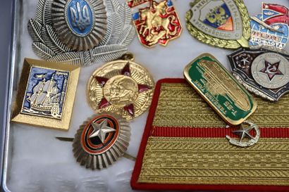 null Lot d'insignes divers Union Soviétique et pays de l'Est (18 pièces)





Expert...