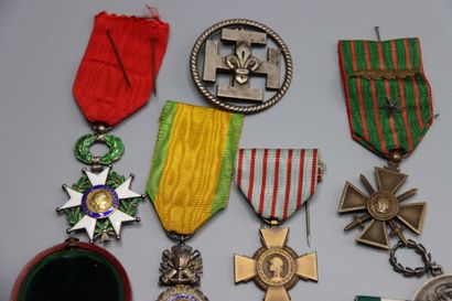 null Lot de médailles et décorations, légions d'honneur, médailles militaires et...