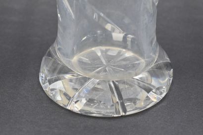 Vase en cristal Dans le goût de Saint Louis. Vase en cristal. Hauteur : 30,5 cm
