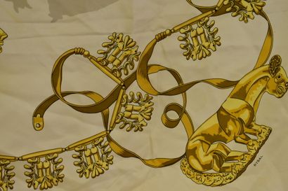 HERMES HERMES. Modèle "Les cavaliers d'or". Carré en soie design par Dimitri Rybaltchenko....