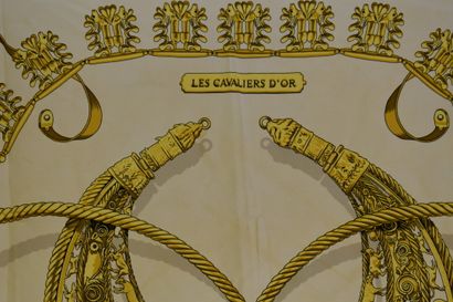 HERMES HERMES. Modèle "Les cavaliers d'or". Carré en soie design par Dimitri Rybaltchenko....