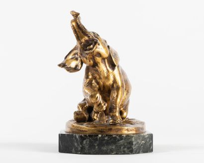 Eléphanteau naissant Charlotte Bertrand (XIX-XX). Eléphanteau naissant, bronze doré,...