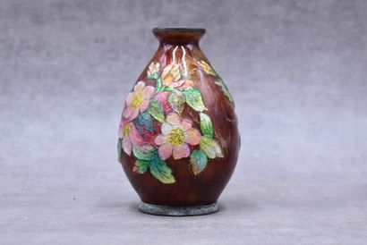 null Camille Fauré (1874-1956), vase en cuivre émaillé à décor de fleurs de pommier...