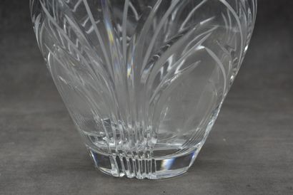 Vase en cristal Vase en cristal taillé. 

Hauteur : 30 cm