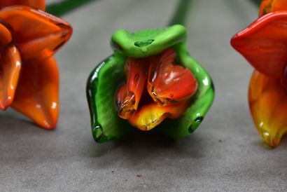 null Réunion de 5 fleurs en verre.