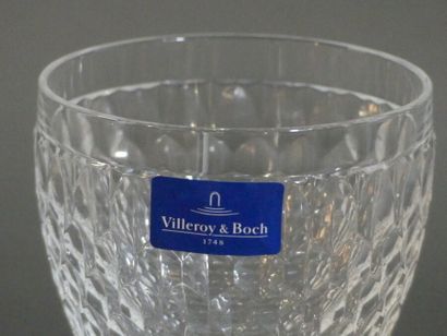 null Réunion de huits verres en cristal, VILLEROY & BOCH 12 cm sur 8 cm.