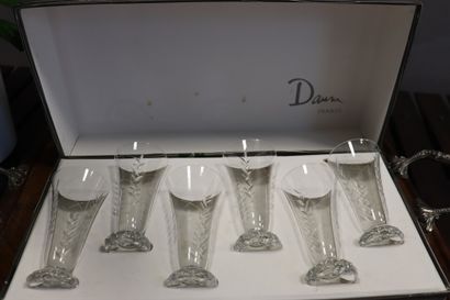 DAUM France DAUM FRANCE. Modèle "Kim". Ensemble de six flûtes à champagne en cristal...