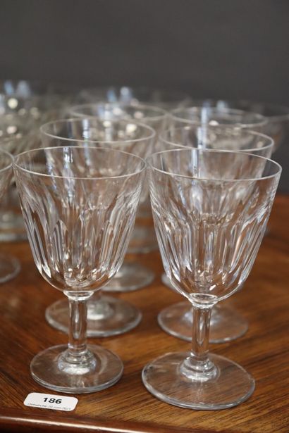 BACCARAT BACCARAT. Service en cristal taillé, comprenant onze verres à porto (h:...