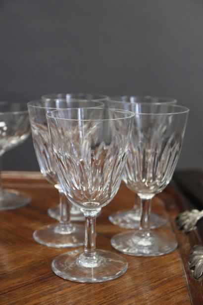 BACCARAT BACCARAT. Service en cristal taillé, comprenant onze verres à porto (h:...