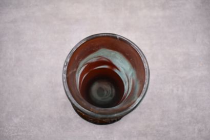 null Émile GALLE (1846-1904). Vase tubulaire à col conique et base renflée sur petit...