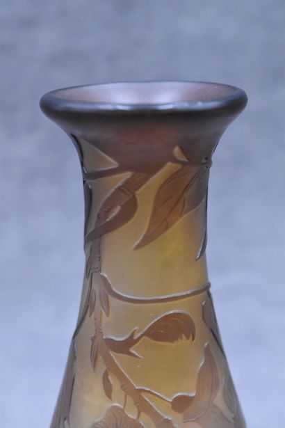 null ETABLISSEMENTS GALLE (1904-1936). Vase conique et col conique sur talon annulaire....