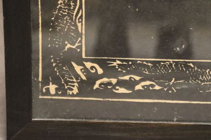 null CHINE. Panneau d'encre noire sur papier à décor de cavalier et d'inscriptions....