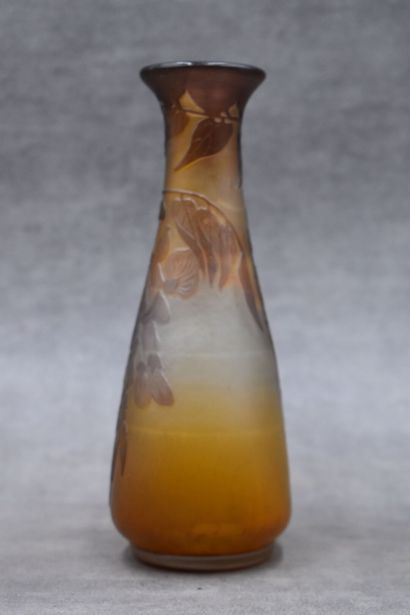 null ETABLISSEMENTS GALLE (1904-1936). Vase conique et col conique sur talon annulaire....