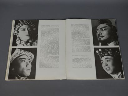 null L'Opéra de Pékin, Texte de Claude Roy et Photographies de Ric, Editions Cercle...