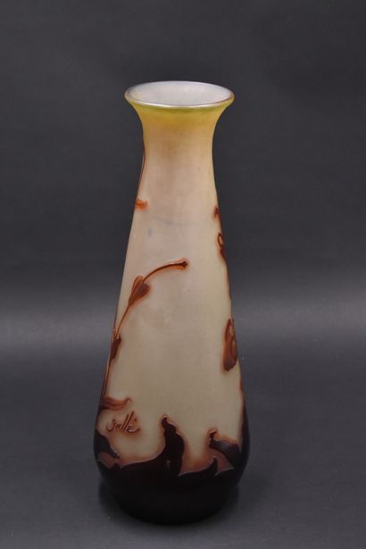 null ETABLISSEMENTS GALLE (1904-1936).Important vase conique à col ouvert. Épreuve...